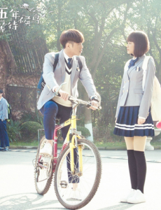 《十五年等待候鸟》高中集体 青涩合影