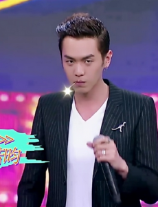 十五年等待候鸟 张若昀变身霸道许文强  壁咚校花