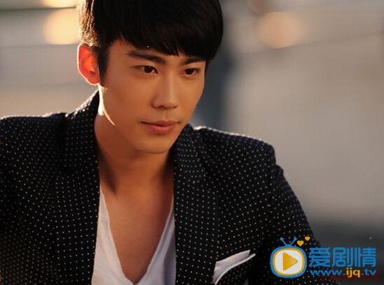 因为爱情有幸福热播 路小楠被老公