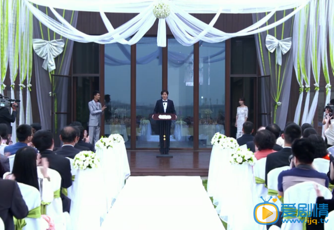 远得要命的爱情剧照