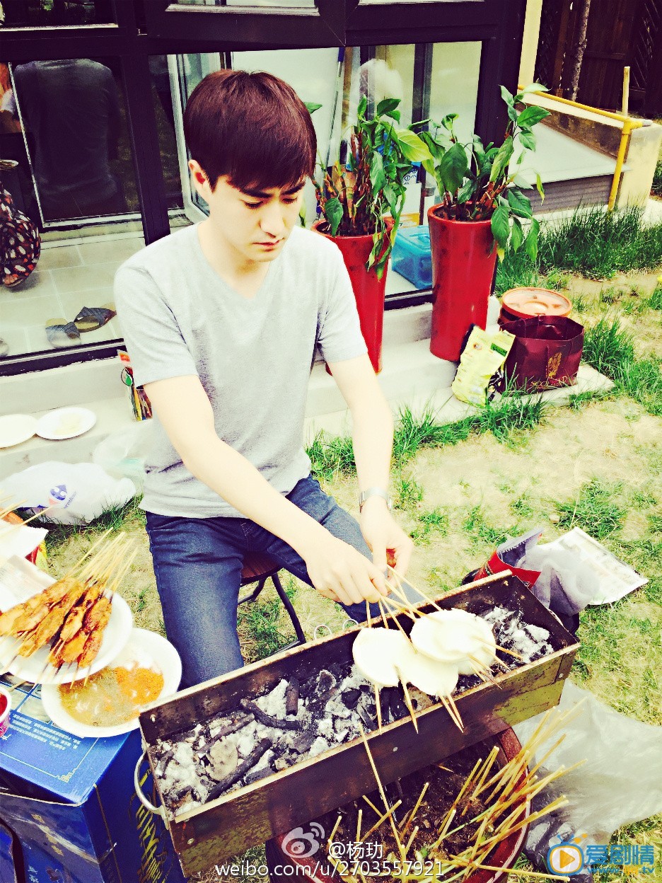 武神赵子龙诸葛亮扮演者杨玏写真生活照欣赏