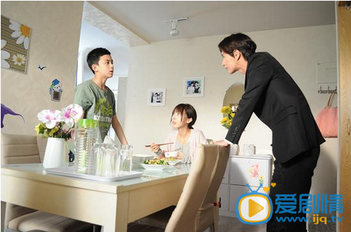 远得要命的爱情剧照