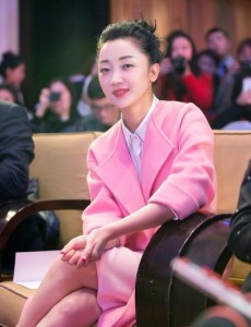 张瑶加盟《猎人》挑战妓女角色 发布会现场调侃是外貌协会