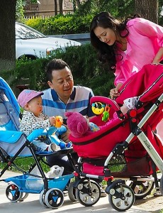 还是夫妻第16集预告 小曼被诬陷辞职