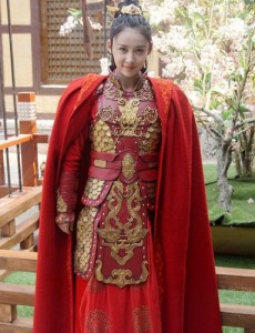 武神赵子龙夏侯轻衣和公孙宝月是什么关系？两人认识吗？