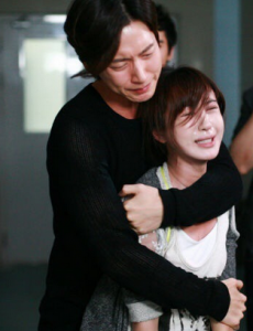 远得要命的爱情第14集中沈岸为什么向孟初夏提出了结婚？