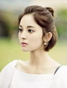 《柠檬初上》古力娜扎首演现代剧 可爱丸子头发型被赞走在时尚前沿