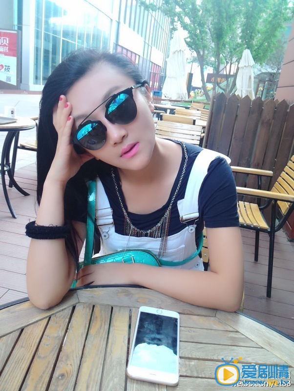 天伦江英丽扮演者陆纪依生活照欣赏