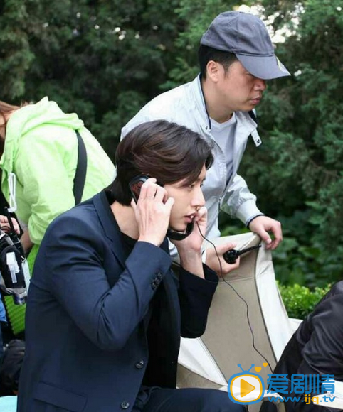 远得要命的爱情剧照