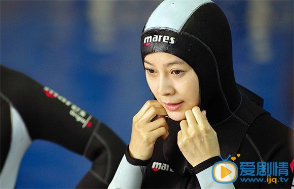 还是夫妻热播 苏岩与海豚共舞